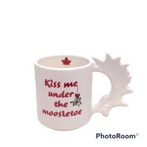🍄 Holiday Theme Moosletoe Mug
